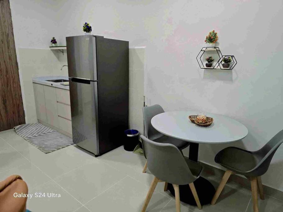 The Shore Sabah Center Apartment *