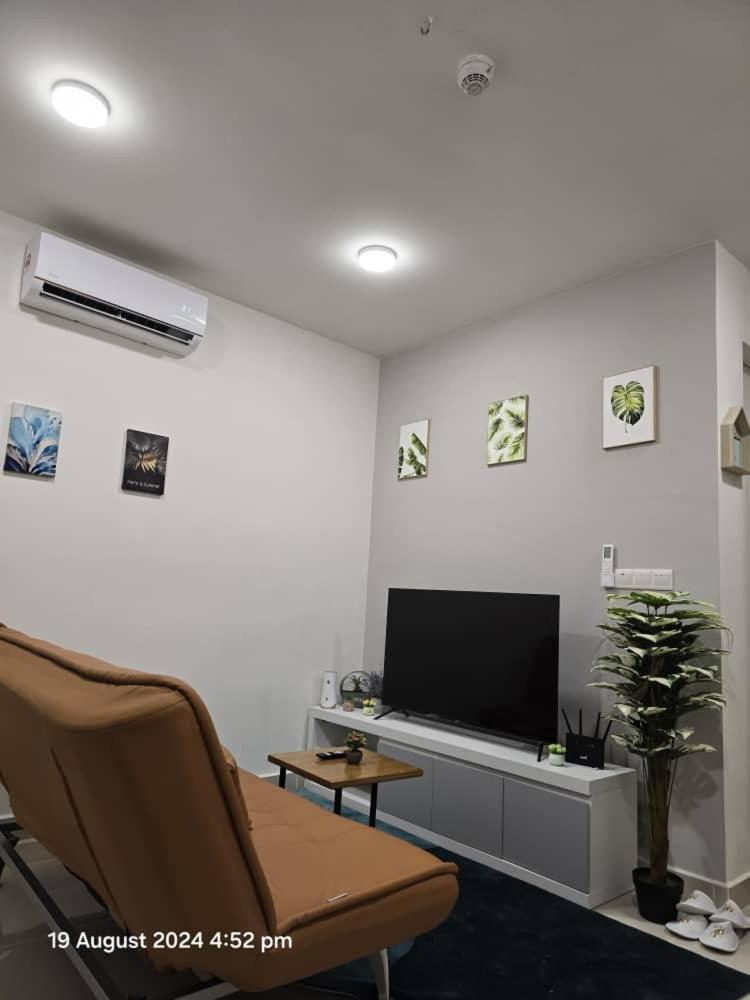 The Shore Sabah Center Apartment *