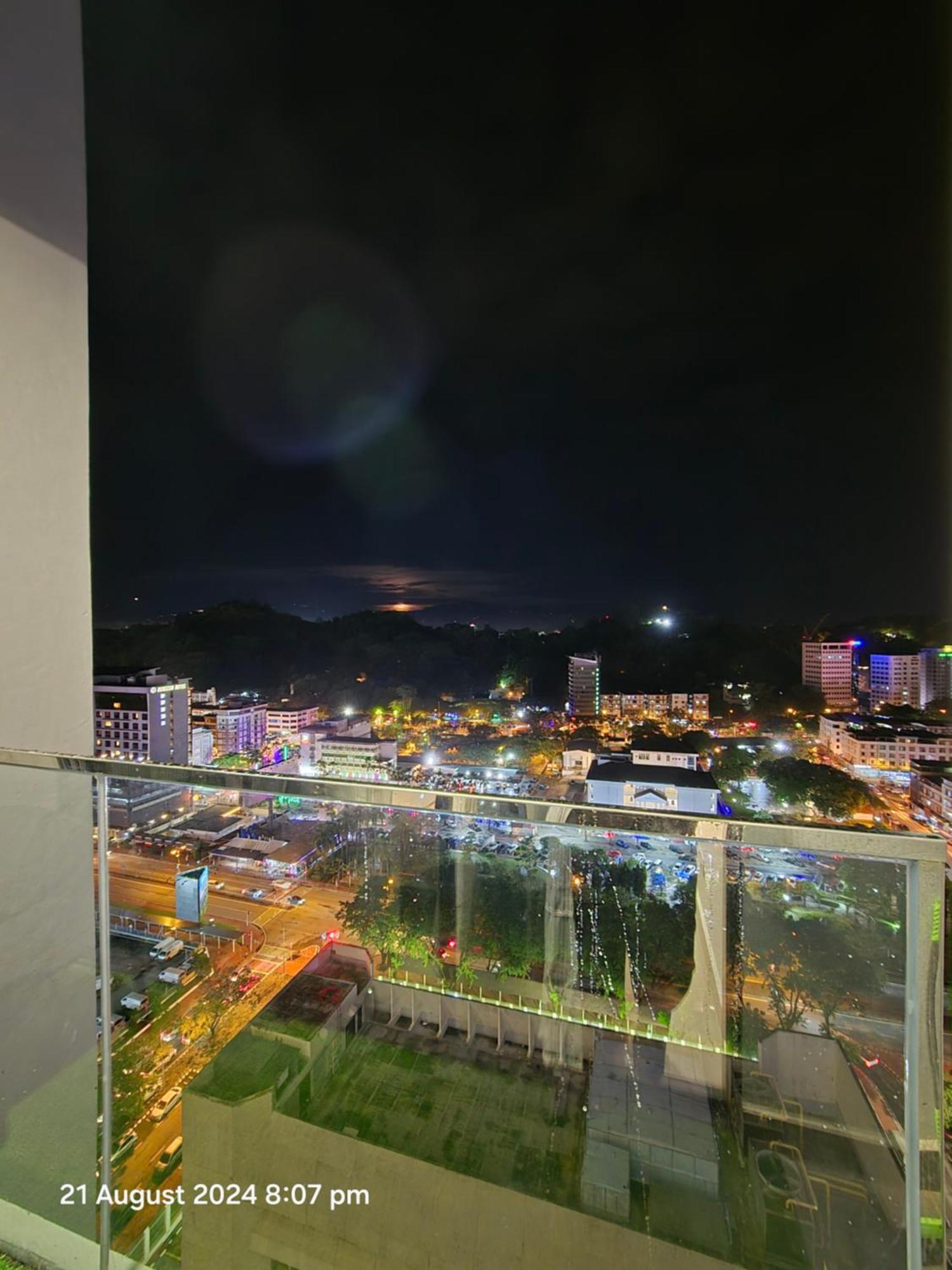 Apartment The Shore Sabah Center
